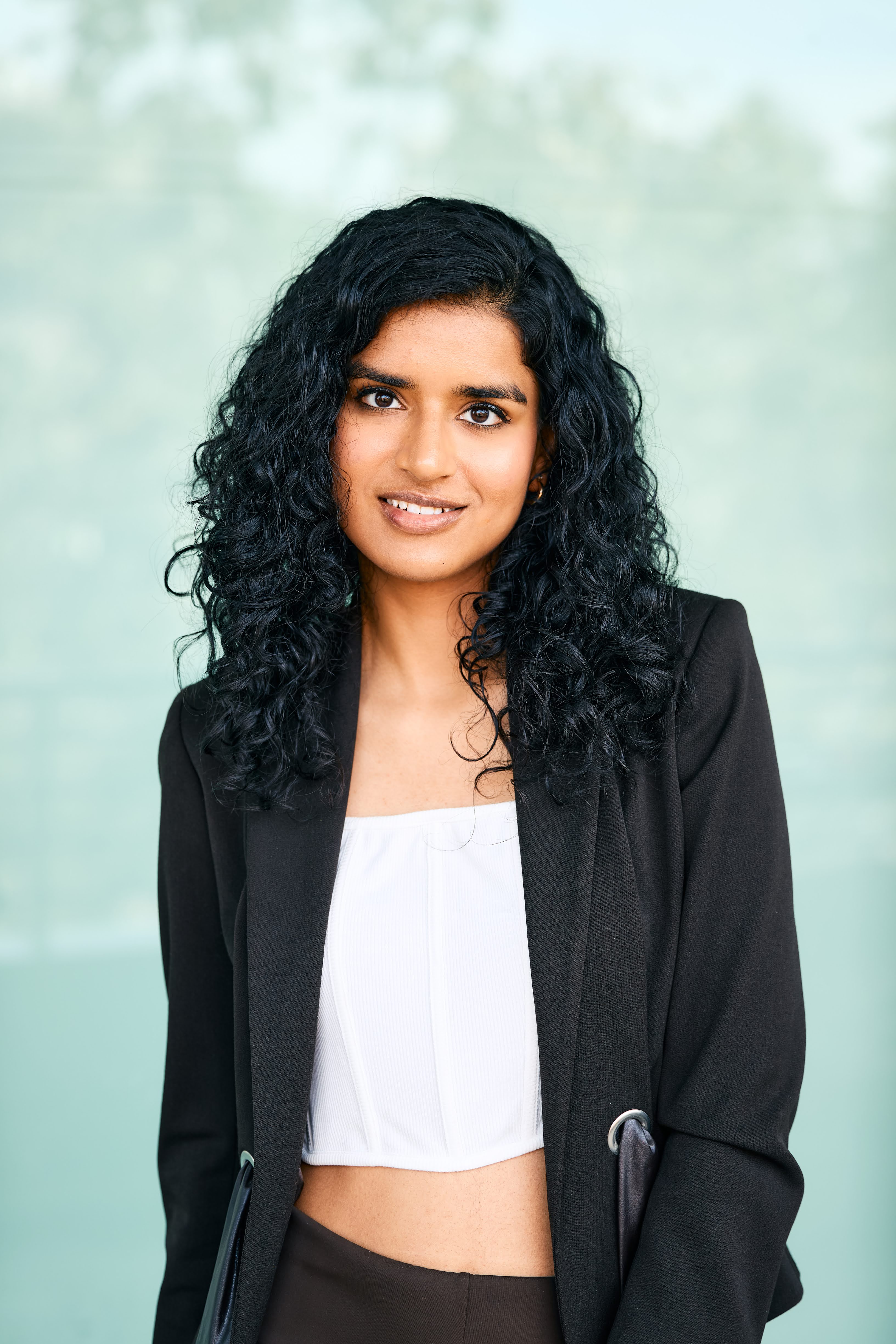 Isha Seth headshot