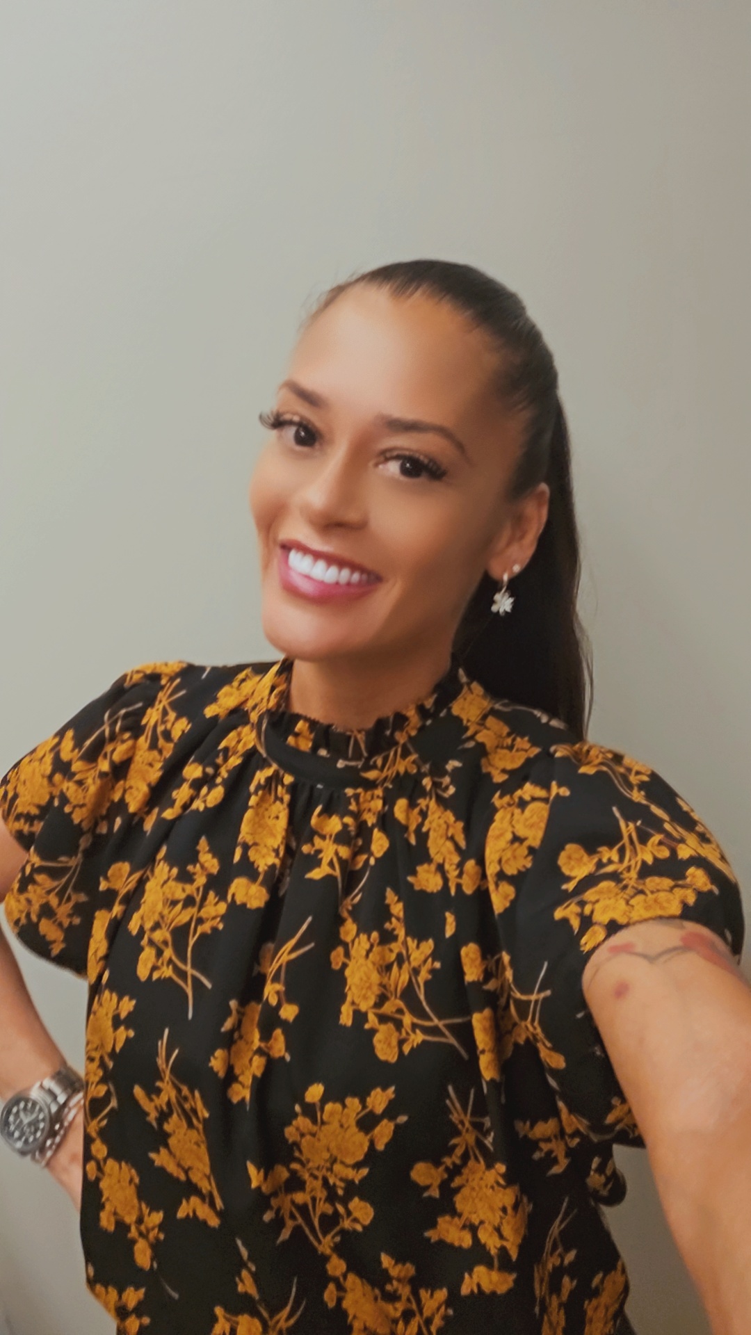 Rebecca Alba headshot