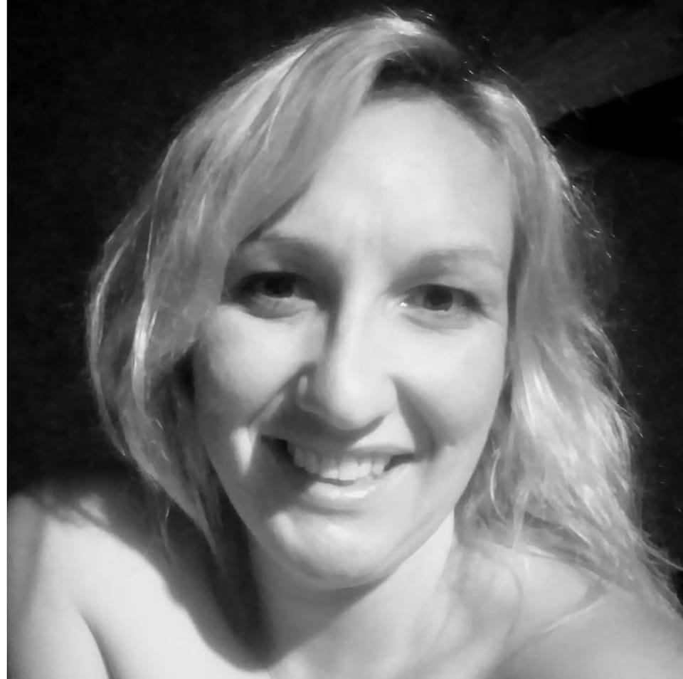 Suzanne Elkins headshot