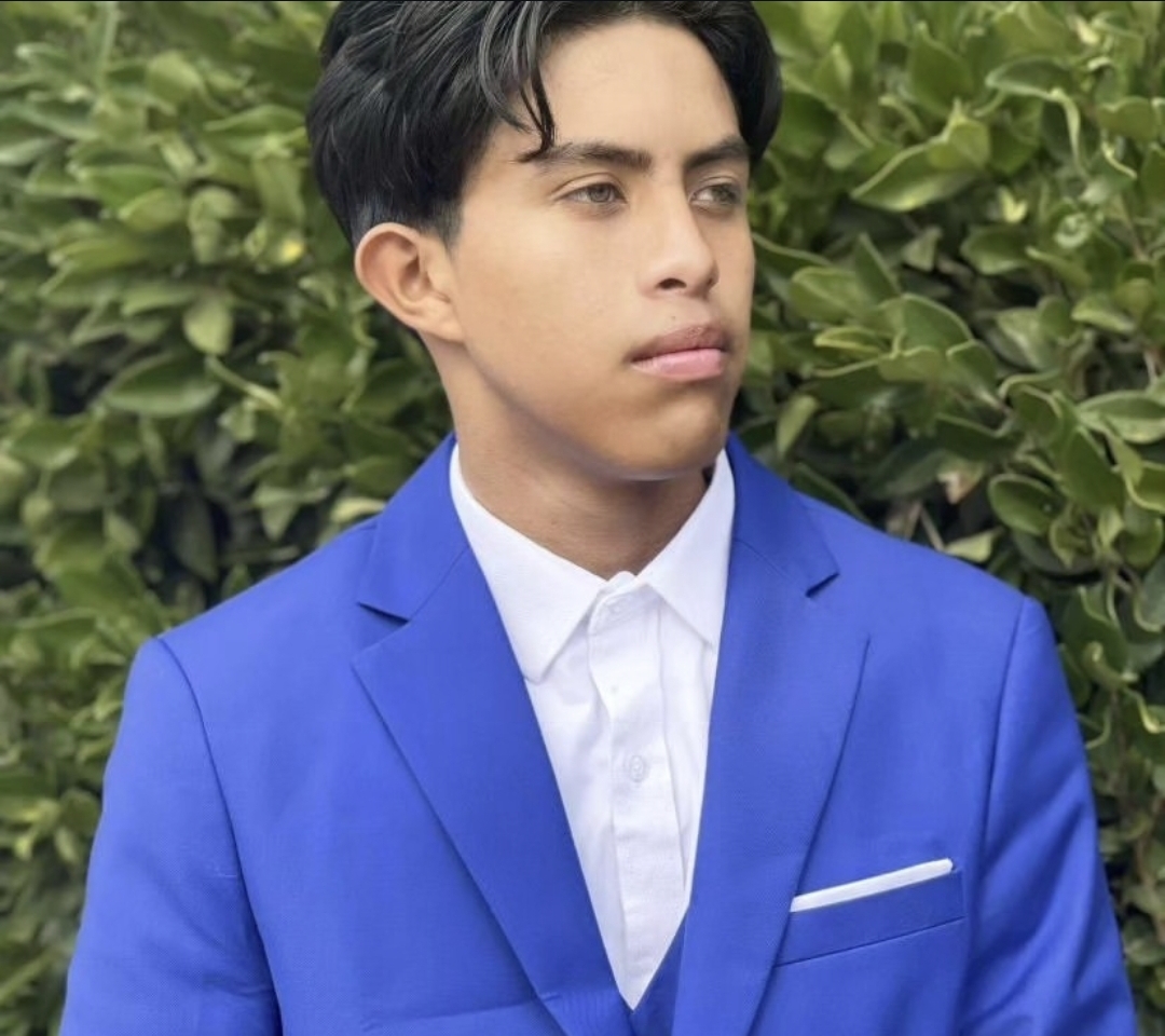Alexander Quinonez headshot