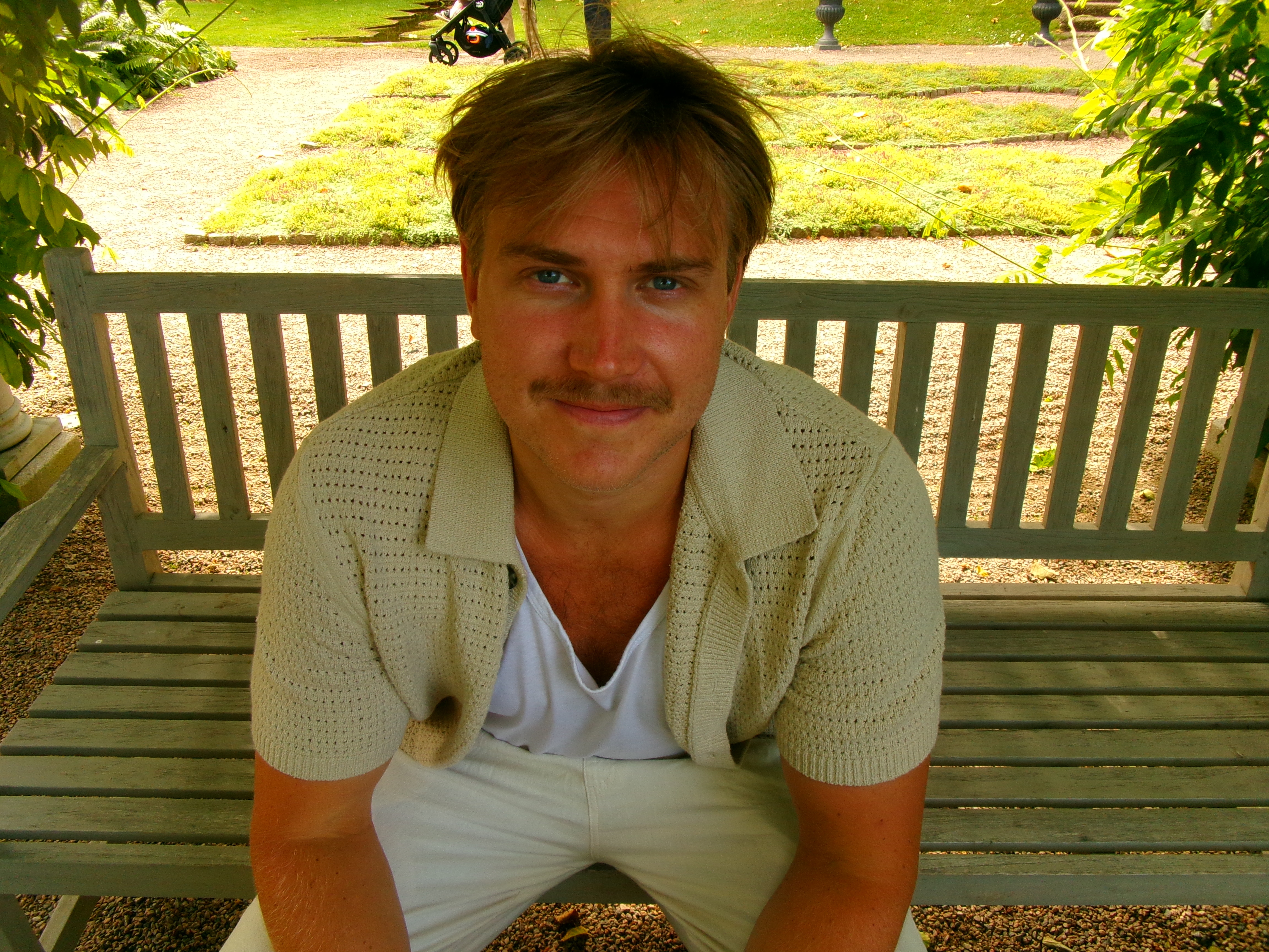 Simon Carlen headshot